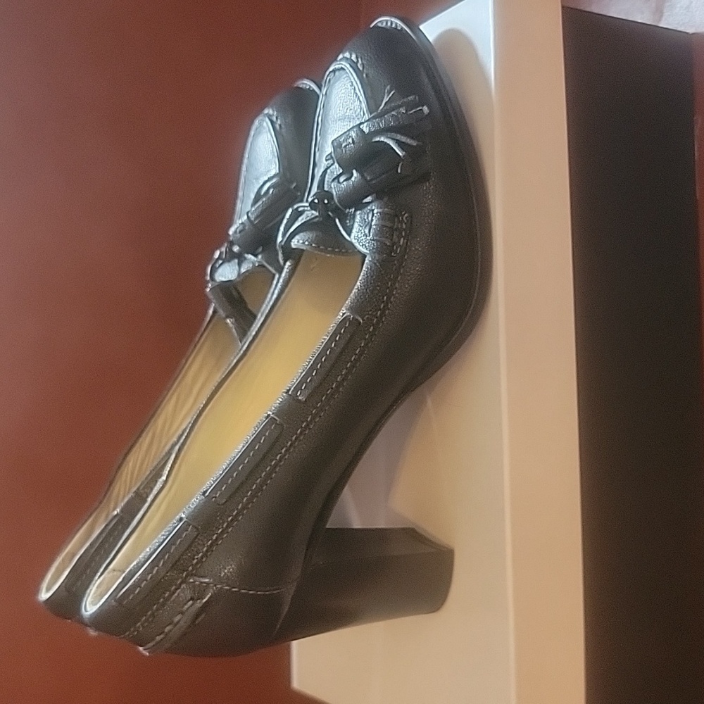 Façonnable black leather high heel loafers